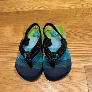 Reef boys flip flops size 9/10
